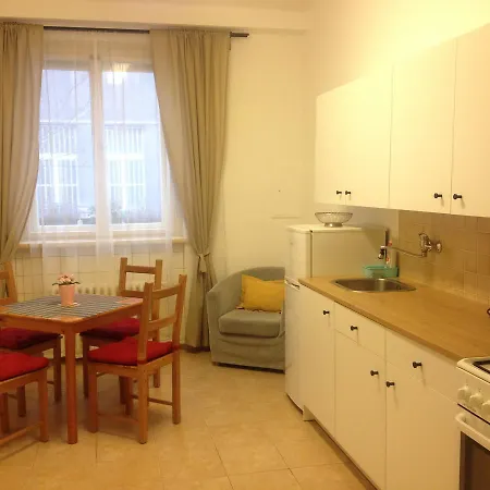 Secret Garden Apartment *